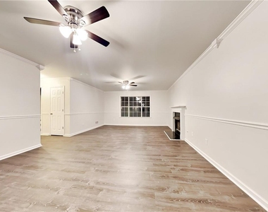 982 Forest Glen - Photo Thumbnail 6