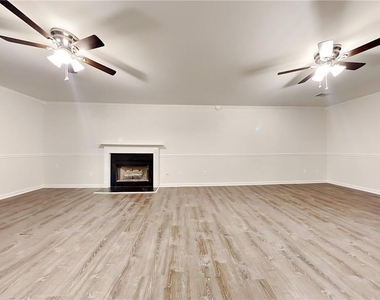 982 Forest Glen - Photo Thumbnail 4