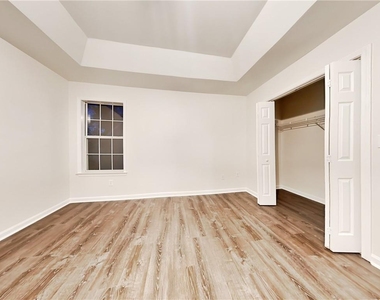 982 Forest Glen - Photo Thumbnail 9