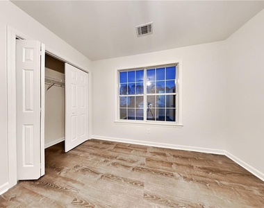 982 Forest Glen - Photo Thumbnail 12