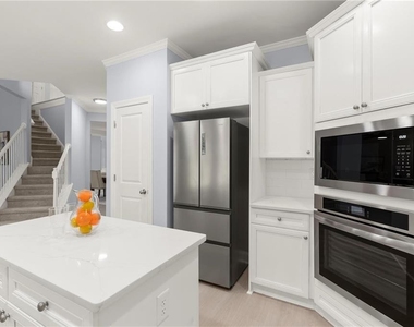 265 Parc Drive - Photo Thumbnail 24