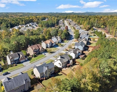 265 Parc Drive - Photo Thumbnail 7