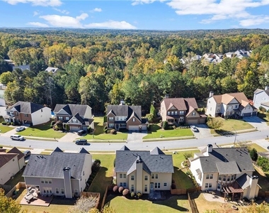 265 Parc Drive - Photo Thumbnail 5