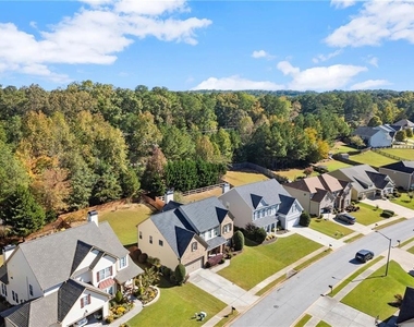 265 Parc Drive - Photo Thumbnail 3