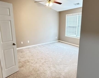 3116 Garrard Place - Photo Thumbnail 11