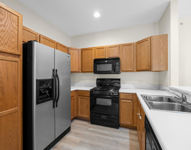 2275 Aurora Drive - Photo Thumbnail 3
