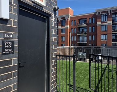 3217 N Clark Street - Photo Thumbnail 16