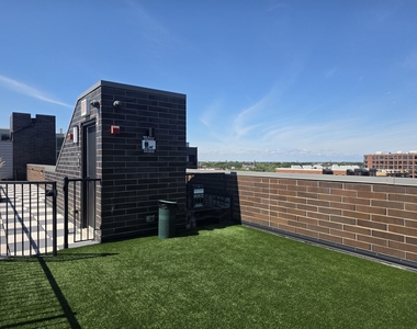 3217 N Clark Street - Photo Thumbnail 17