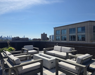 3217 N Clark Street - Photo Thumbnail 21