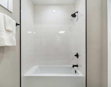 3217 N Clark Street - Photo Thumbnail 14