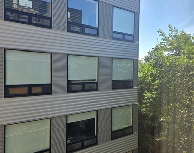 3217 N Clark Street - Photo Thumbnail 18