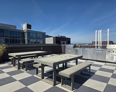 3217 N Clark Street - Photo Thumbnail 20