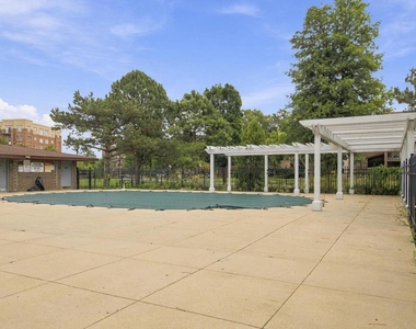 675 Grove Drive - Photo Thumbnail 11