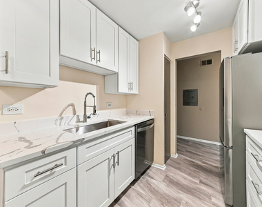 675 Grove Drive - Photo Thumbnail 14