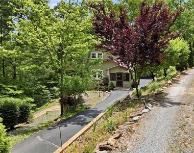 946 Laurel Circle - Photo Thumbnail 31