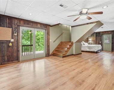 946 Laurel Circle - Photo Thumbnail 21