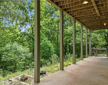 946 Laurel Circle - Photo Thumbnail 30