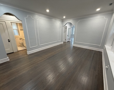 2827 W Lunt Avenue - Photo Thumbnail 8