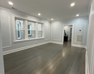 2827 W Lunt Avenue - Photo Thumbnail 7
