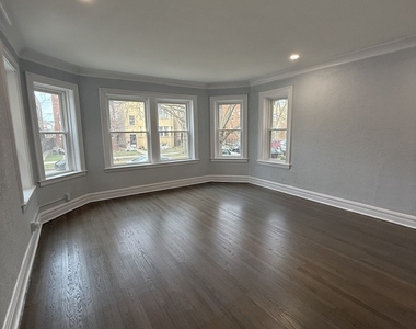 2827 W Lunt Avenue - Photo Thumbnail 4