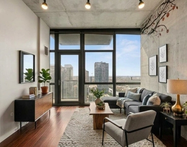 235 W Van Buren Street - Photo Thumbnail 3