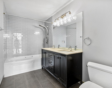 235 W Van Buren Street - Photo Thumbnail 19