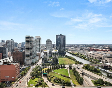 235 W Van Buren Street - Photo Thumbnail 2