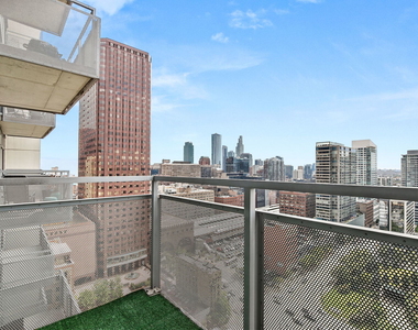 235 W Van Buren Street - Photo Thumbnail 13
