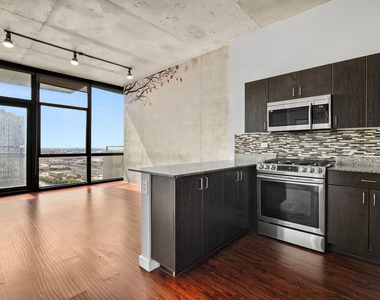 235 W Van Buren Street - Photo Thumbnail 6