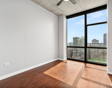 235 W Van Buren Street - Photo Thumbnail 16