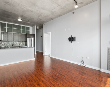 235 W Van Buren Street - Photo Thumbnail 12