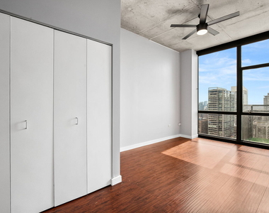 235 W Van Buren Street - Photo Thumbnail 15