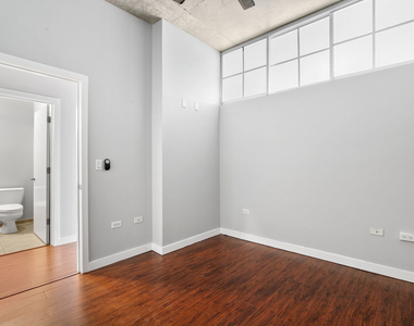 235 W Van Buren Street - Photo Thumbnail 23