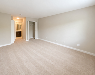 707 W Sheridan Road - Photo Thumbnail 12