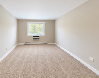 707 W Sheridan Road - Photo Thumbnail 10