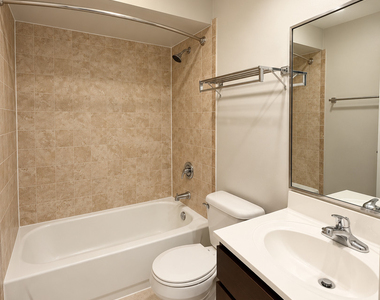 707 W Sheridan Road - Photo Thumbnail 9