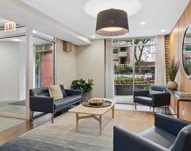 707 W Sheridan Road - Photo Thumbnail 1