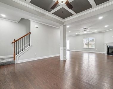 659 Lynnfield Drive - Photo Thumbnail 3