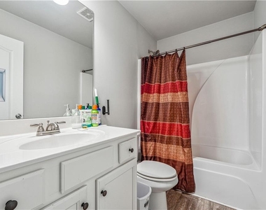 659 Lynnfield Drive - Photo Thumbnail 18