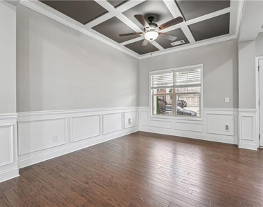 659 Lynnfield Drive - Photo Thumbnail 4