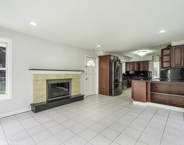 7261 N East Prairie Road - Photo Thumbnail 7