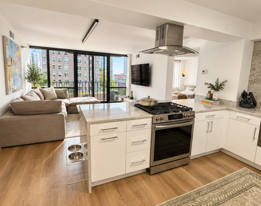 1309 N Wells Street - Photo Thumbnail 1