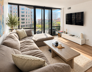 1309 N Wells Street - Photo Thumbnail 5
