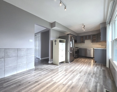 1912 Governors Lane - Photo Thumbnail 6