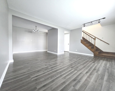 1912 Governors Lane - Photo Thumbnail 4
