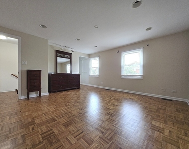 1912 Governors Lane - Photo Thumbnail 14