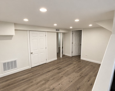3508 N Lawndale Avenue - Photo Thumbnail 6