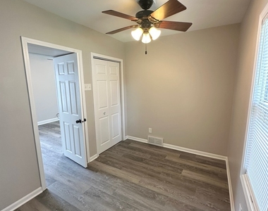 7425 Cedar Drive - Photo Thumbnail 17