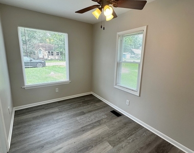 7425 Cedar Drive - Photo Thumbnail 11