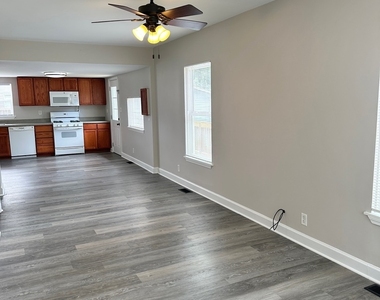 7425 Cedar Drive - Photo Thumbnail 2